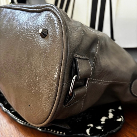 Tory Burch Large Amanda Leather Bag - Picture 8 of 13